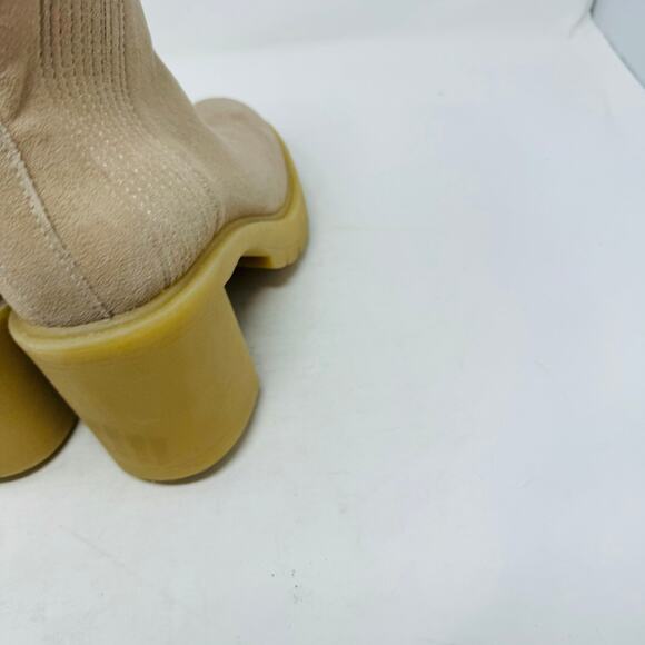 Dolce Vita Celia Tan Suede Lug Sole Ankle Boots Size 8M - Picture 11 of 15